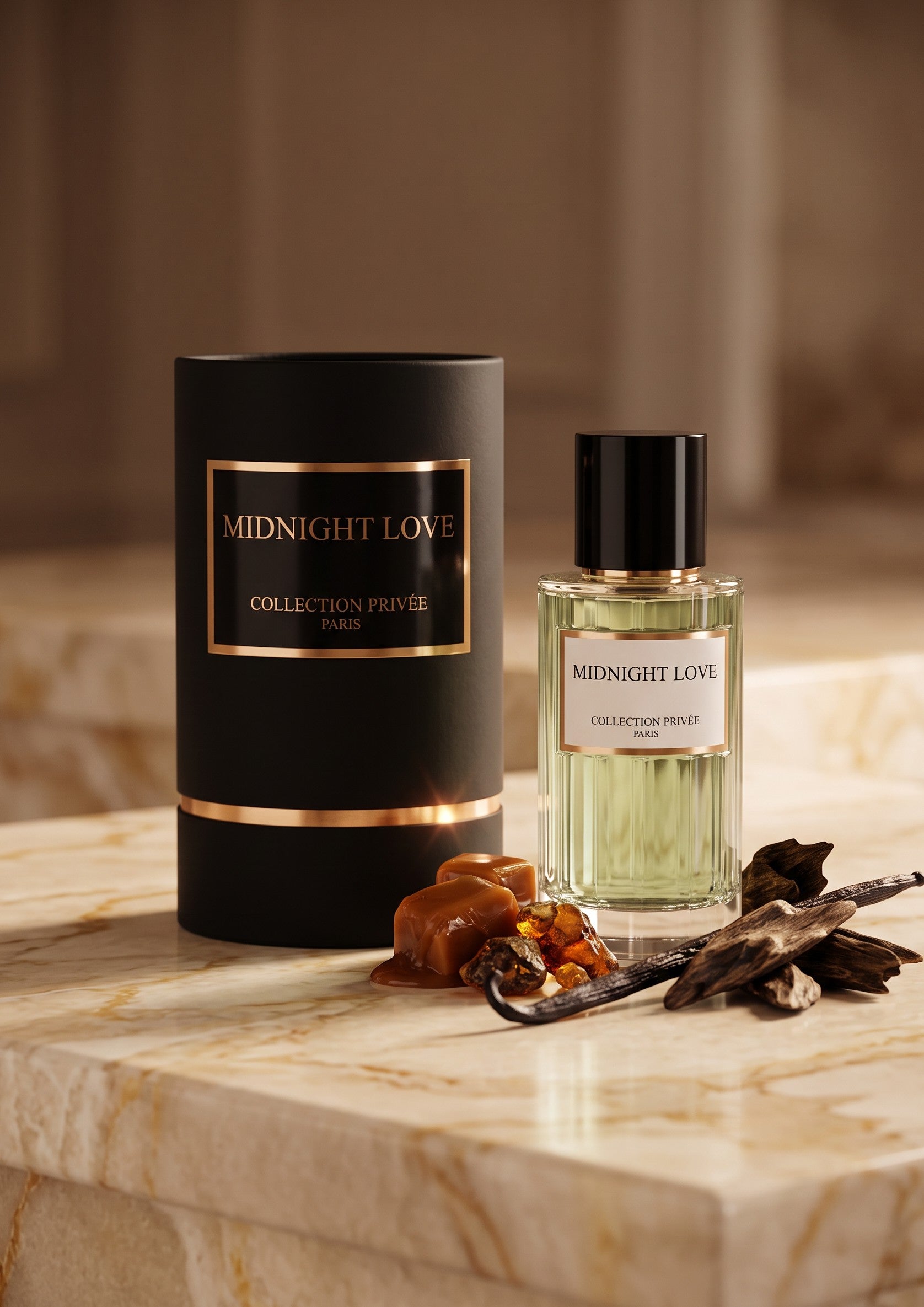 Flacon de parfum PDS SHOP Midnight Love avec son étui noir, accompagné de caramel et de gousses de vanille sur marbre