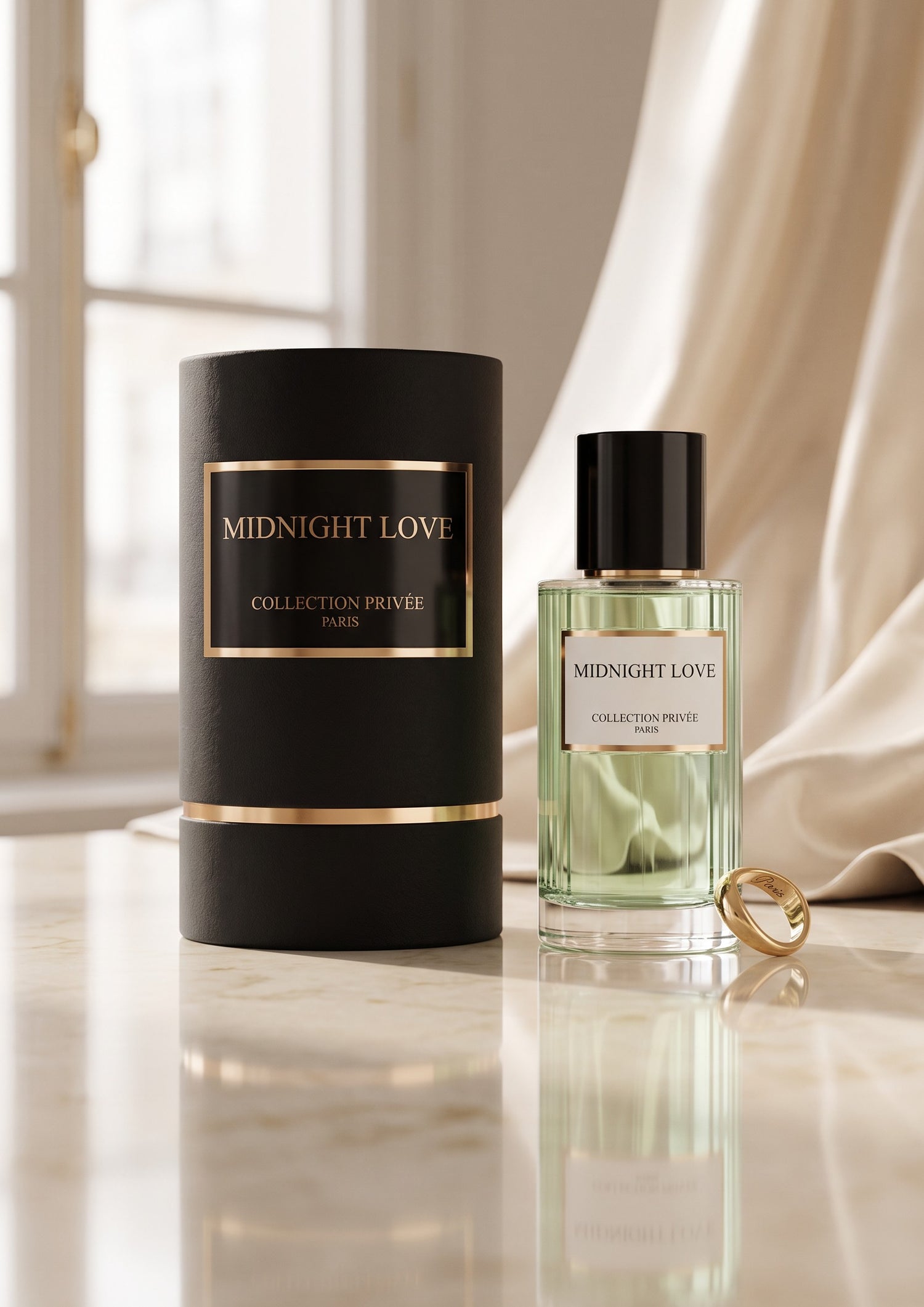 Flacon de parfum PDS SHOP Midnight Love avec étui noir élégant et bague dorée sur une table en marbre