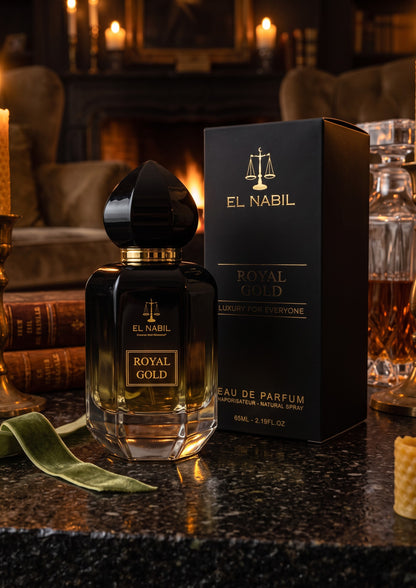 Flacon de parfum PDS SHOP El Nabil Royal Gold 65ml avec sa boîte noire élégante dans un décor luxueux et chaleureux