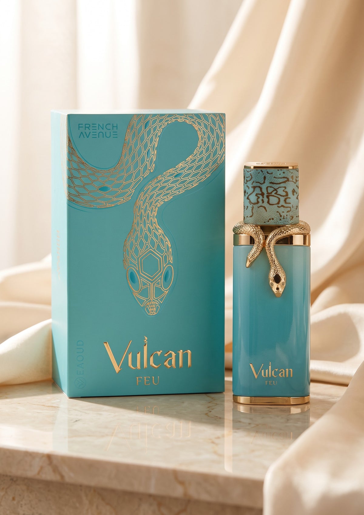 Flacon et boite de parfum PDS SHOP Vulcan Feu bleu turquoise avec un motif de serpent doré en relief